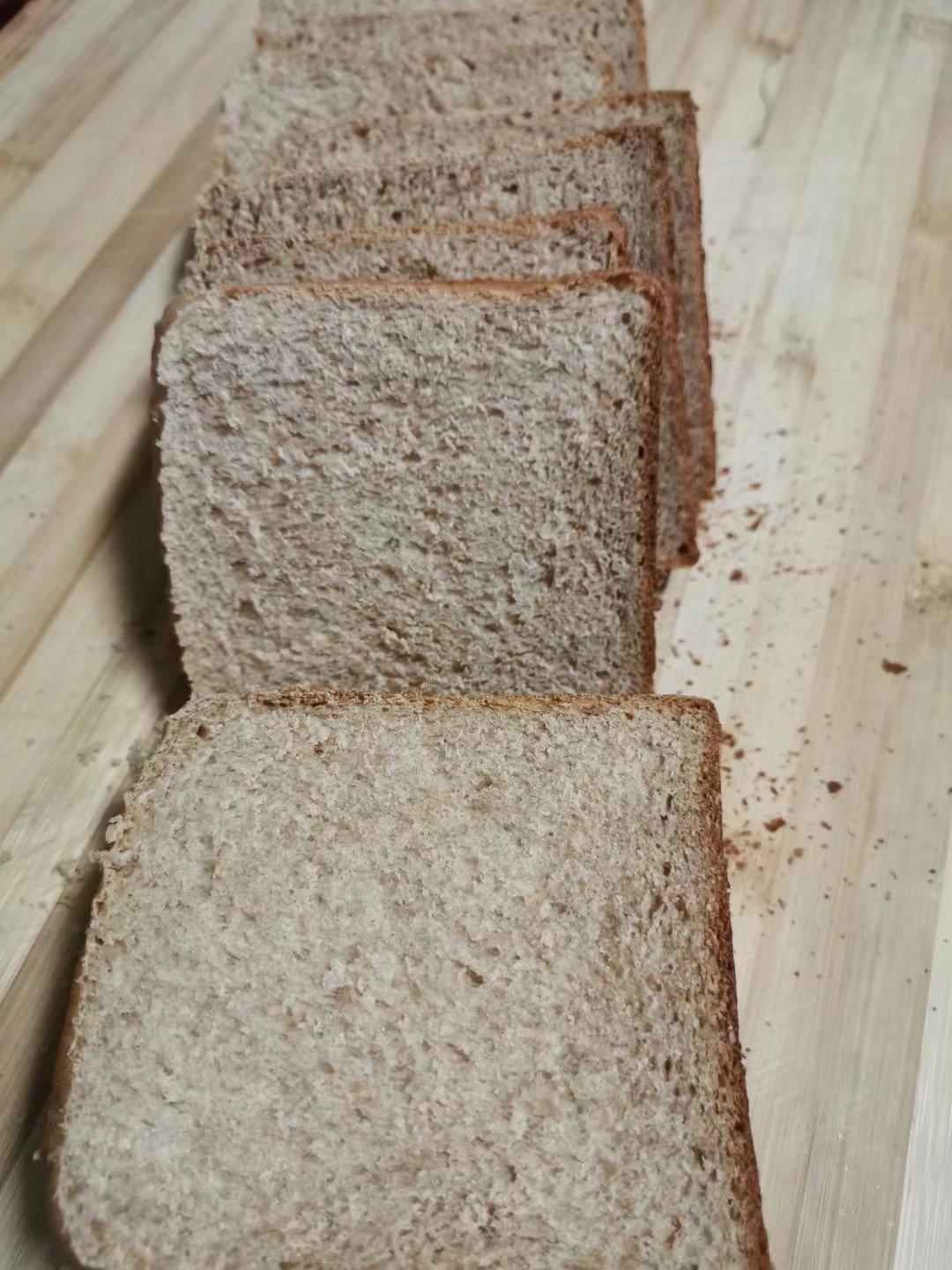 全麦炭烧酸奶吐司