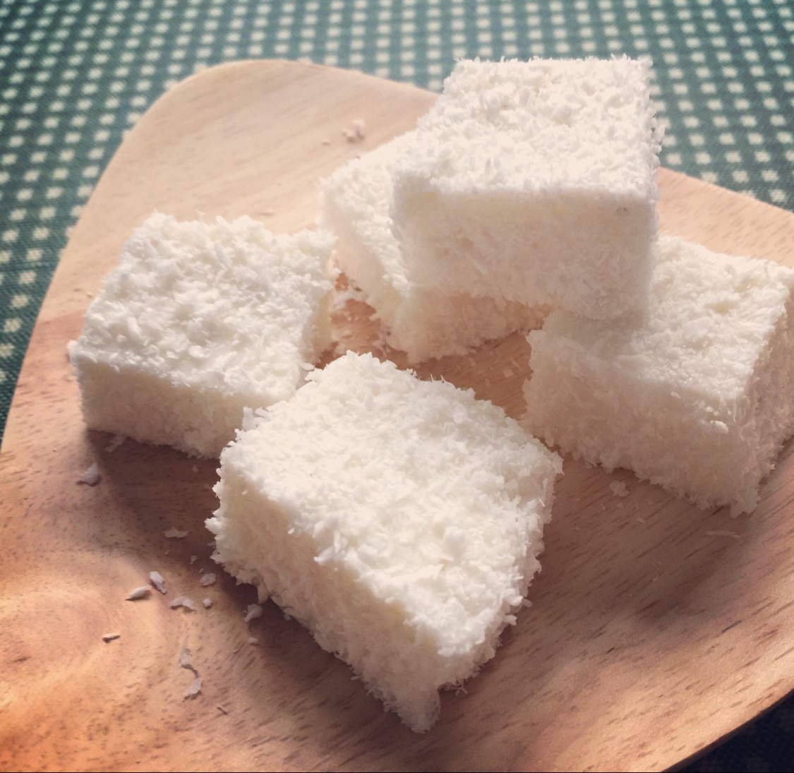 椰丝牛奶小方糕