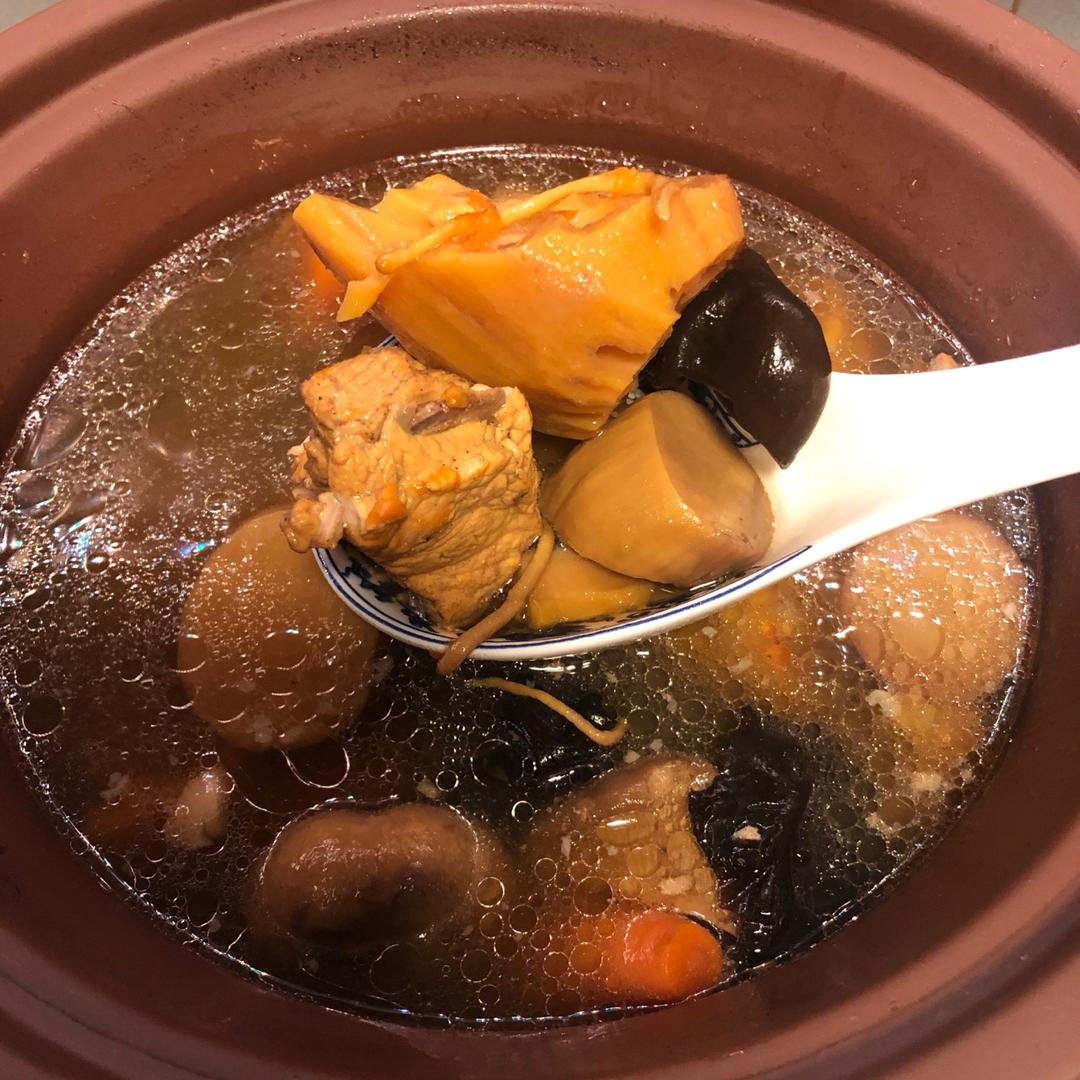 lisawang0820做的湖北特色汤 | 莲藕排骨汤