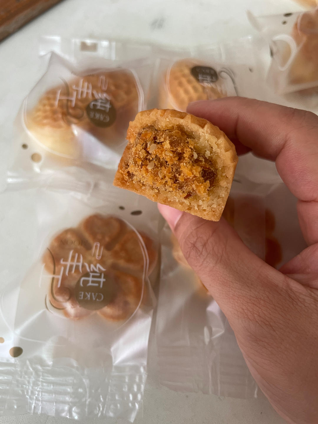 金沙咸蛋黄肉松脆皮月饼