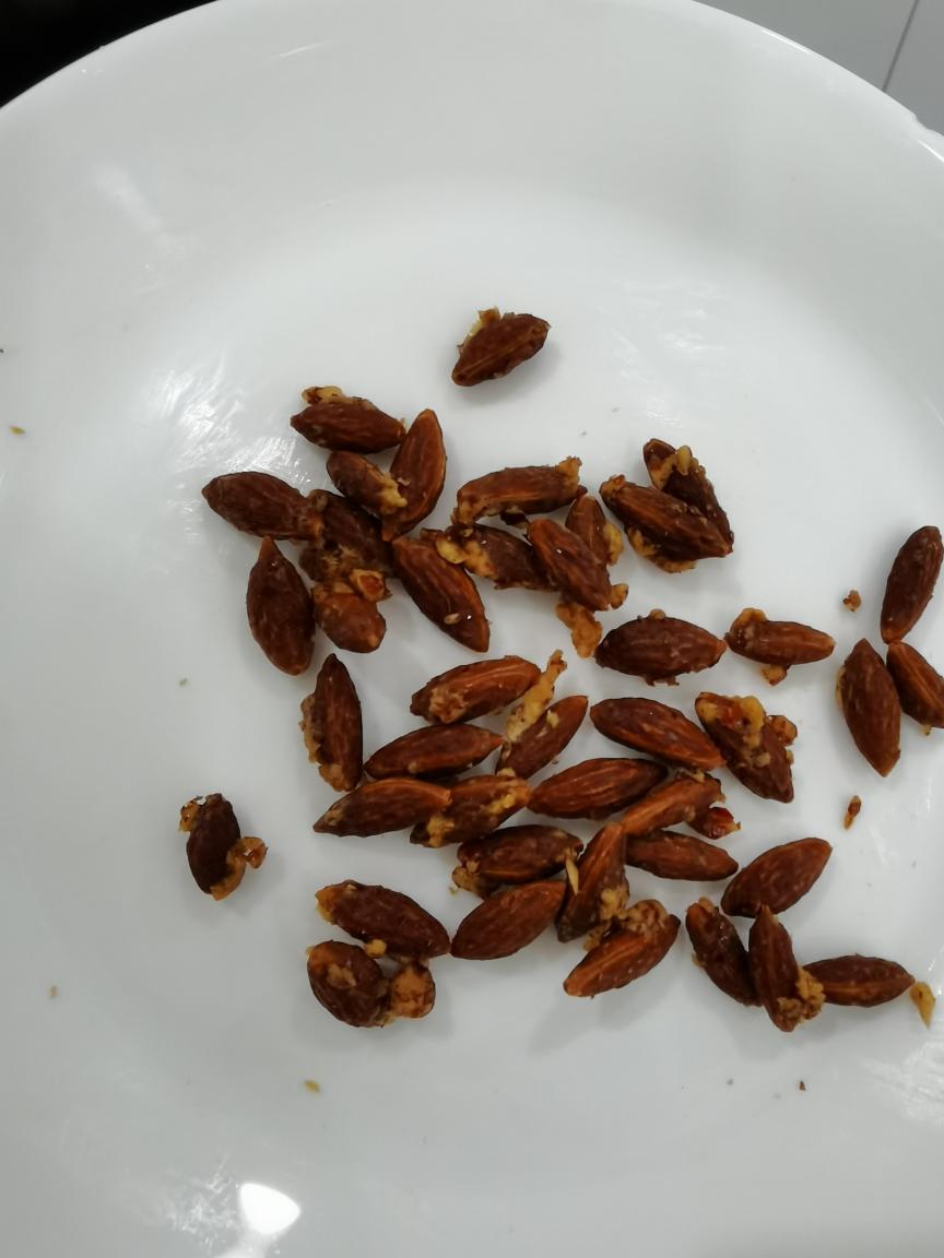 小美去枣核的做法 步骤3