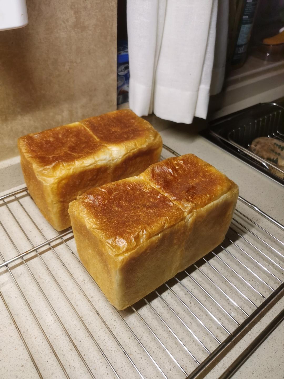 烫种方型白吐司—《银座顶级吐司》｜废话一箩筐的经验分享｜美瑛吐司/PullmanBread