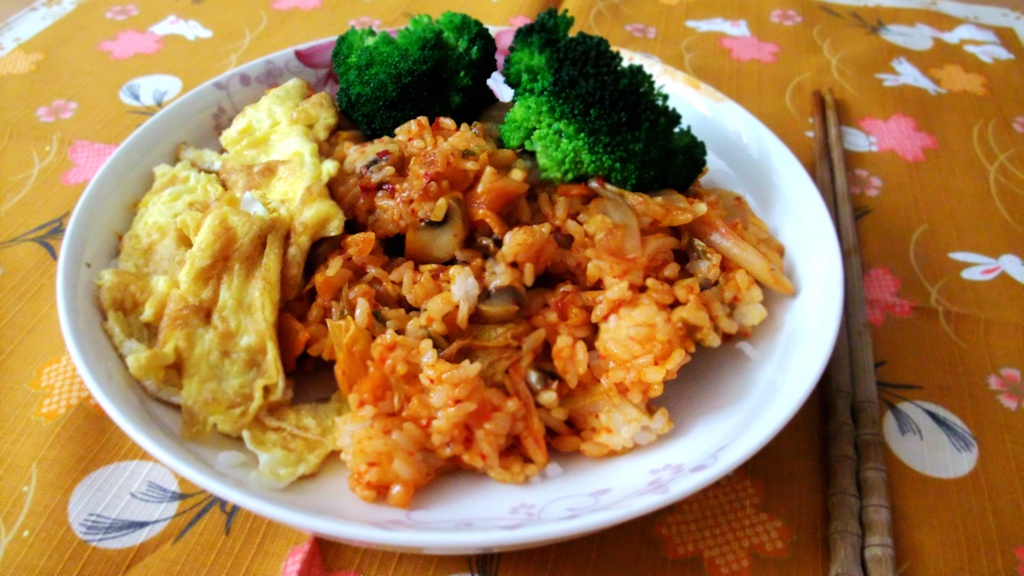蘑菇泡菜炒饭
