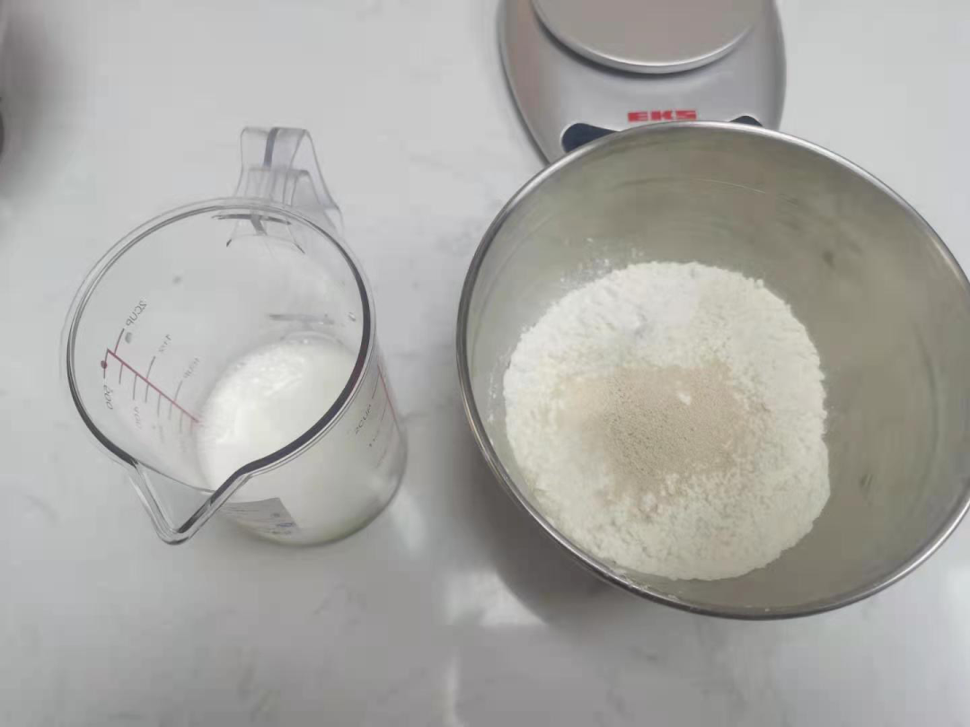 纯奶手撕吐司的做法 步骤1