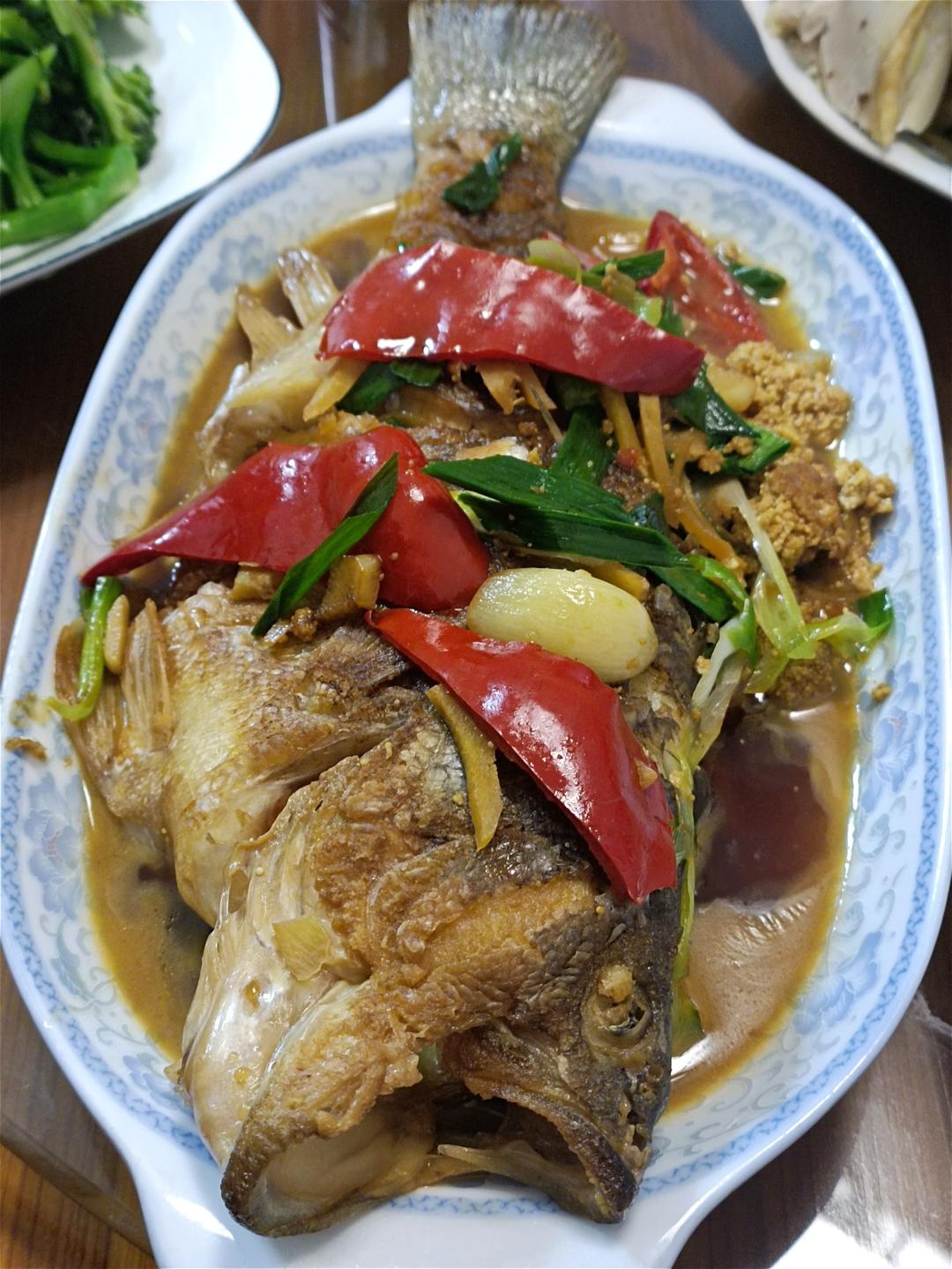 红烧鲈鱼