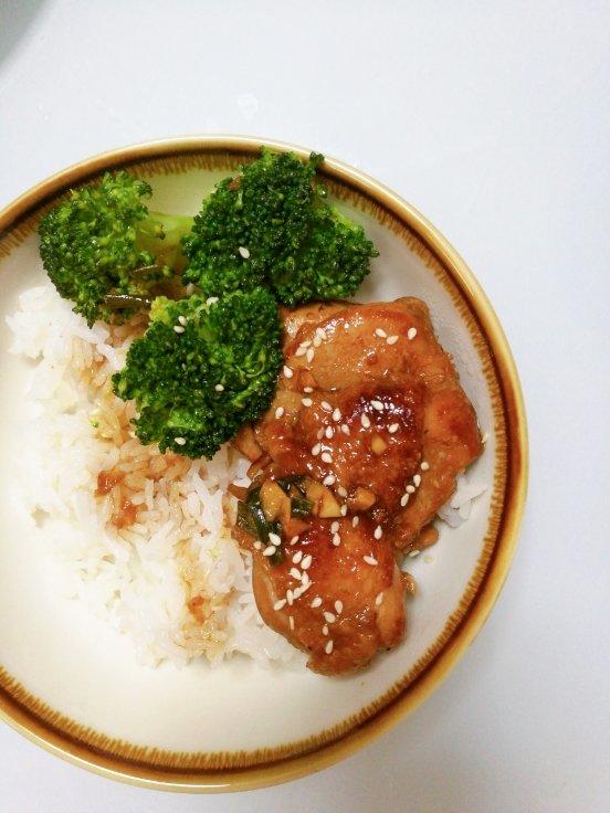 【黑椒鸡腿饭】