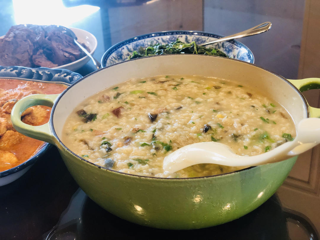 妈妈👩教我做的皮蛋瘦肉粥🥣简单快捷美味😋