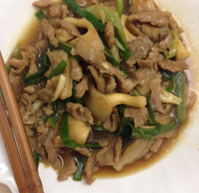 平菇炒肉