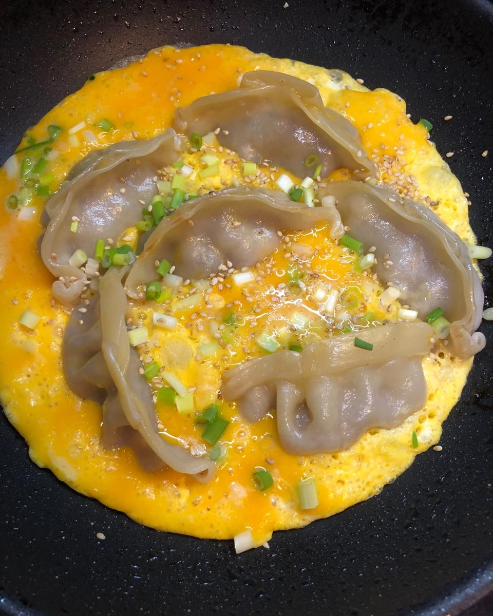鸡蛋抱饺