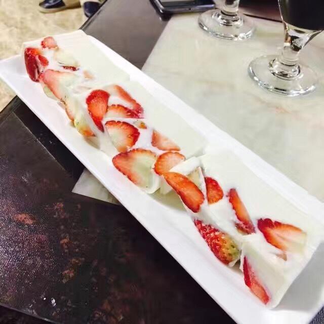 草莓牛奶冻