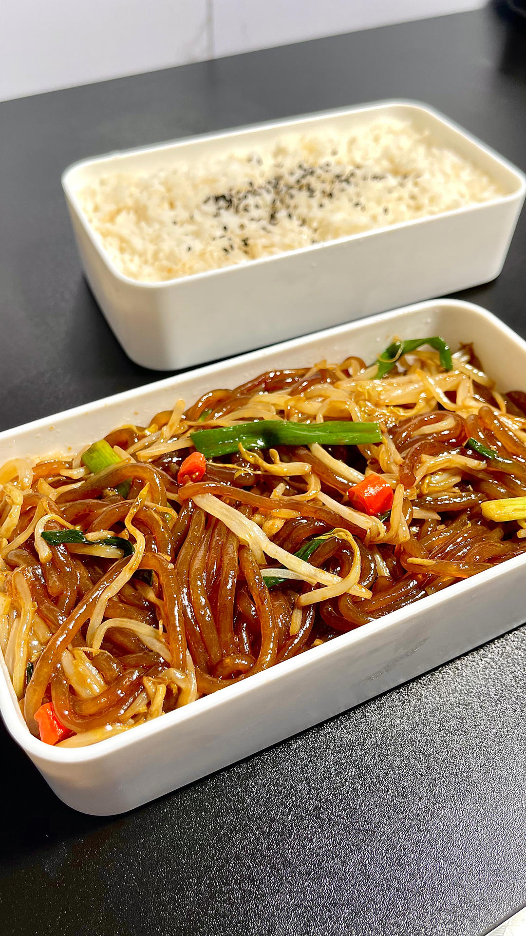 上班带饭一个月不超300第1顿 豆芽炒粉条