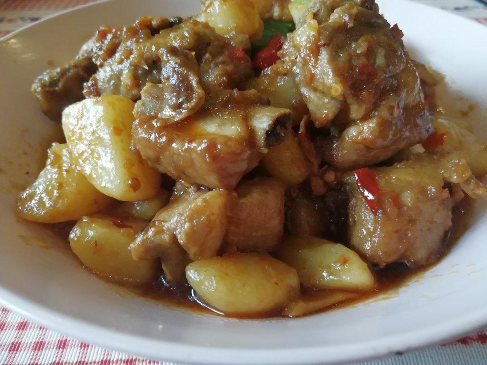 川味土豆烧排骨