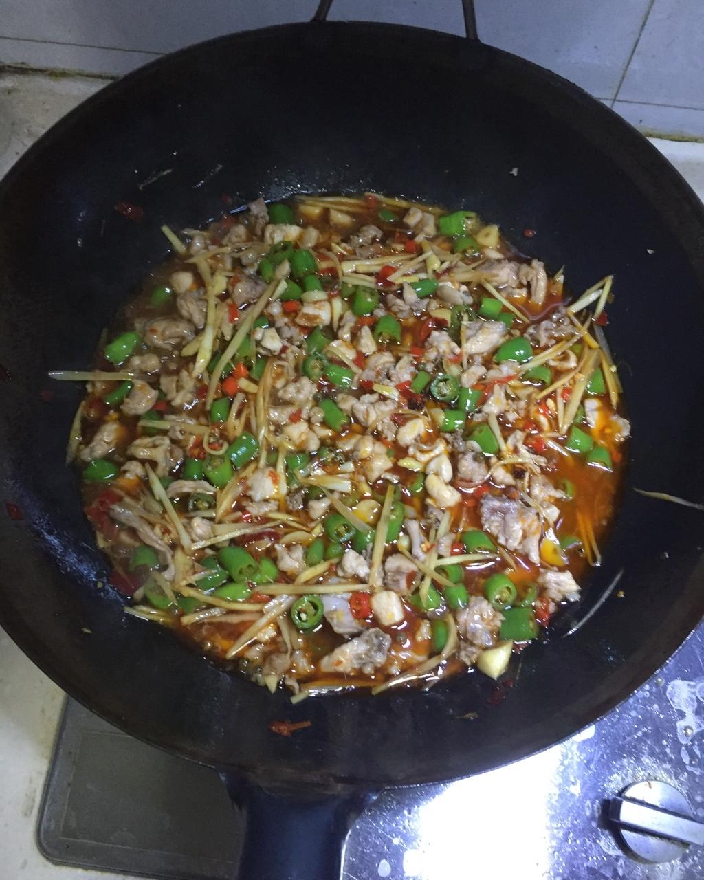 焦焦大厨做的哑巴兔鲜锅兔