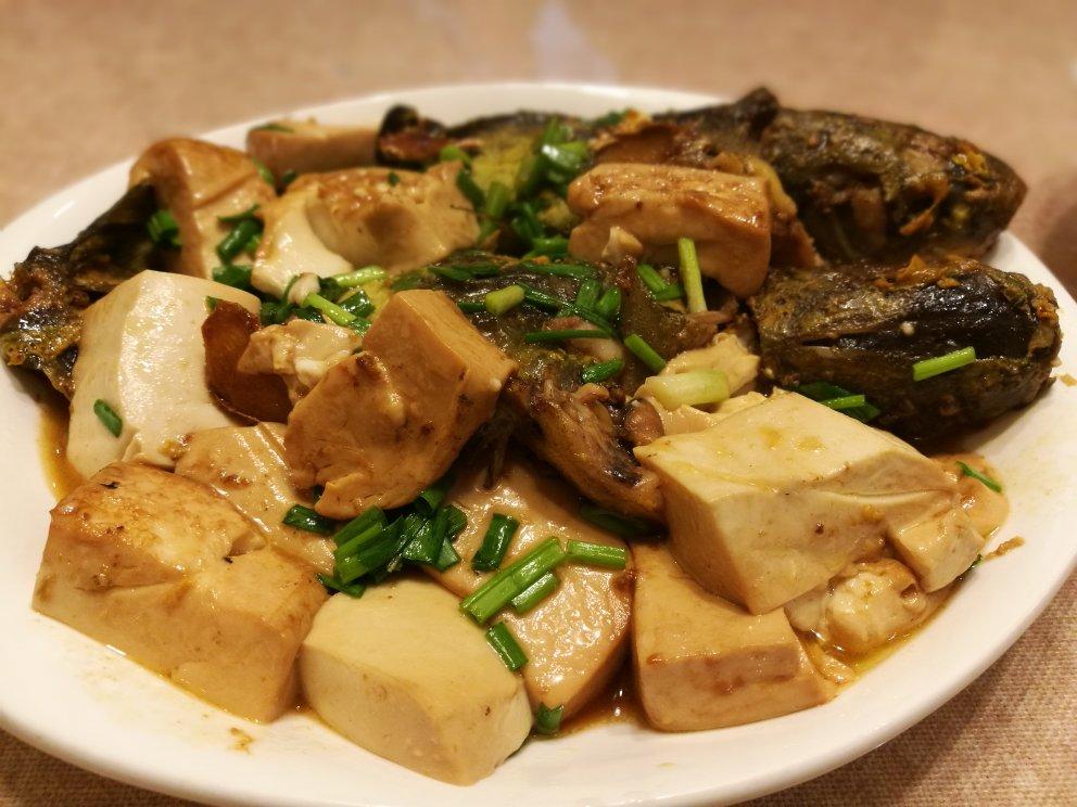 黄骨鱼焖豆腐