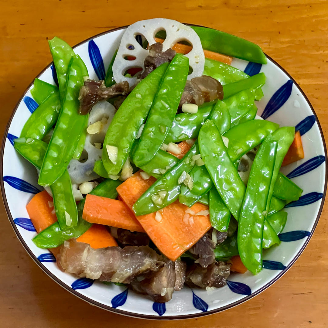 荷兰豆藕片木耳胡萝卜炒虾仁