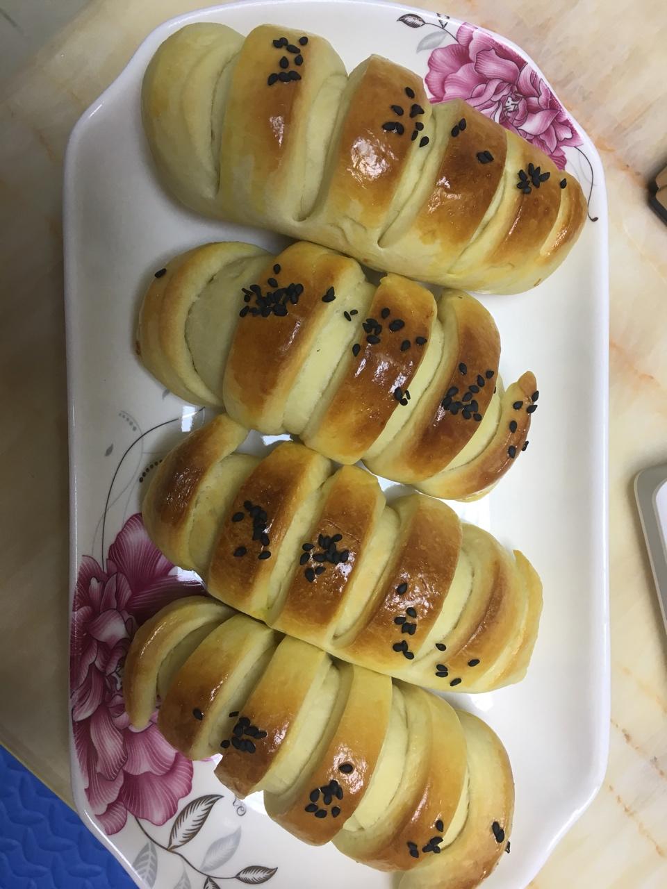 毛毛虫肉松面包