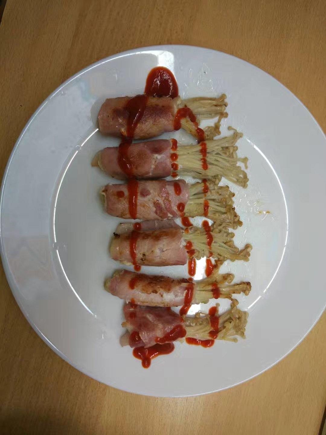 【金针菇培根卷】