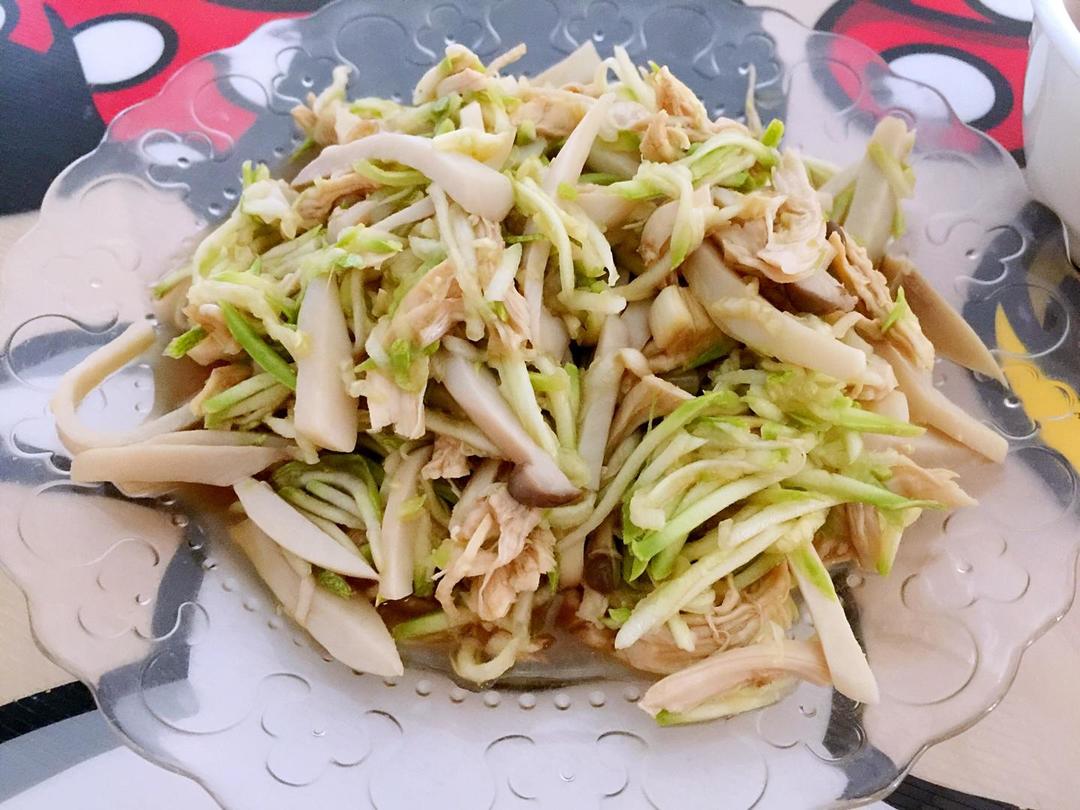 凉拌西葫芦杏鲍菇鸡丝