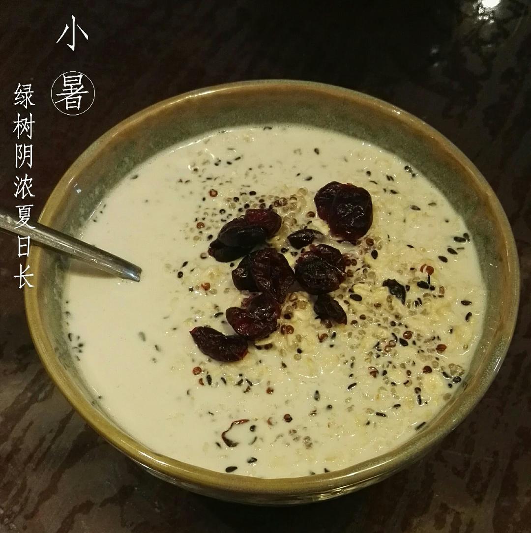 若水殷洛做的藜麦燕麦牛奶
