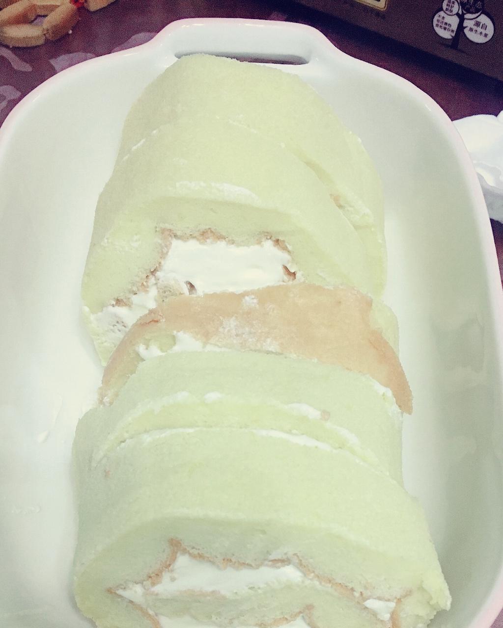 戚风奶油蛋糕卷
