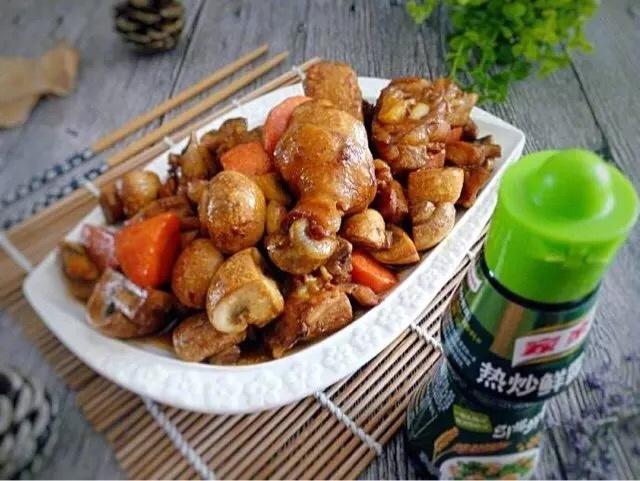口蘑烧鸡腿的做法