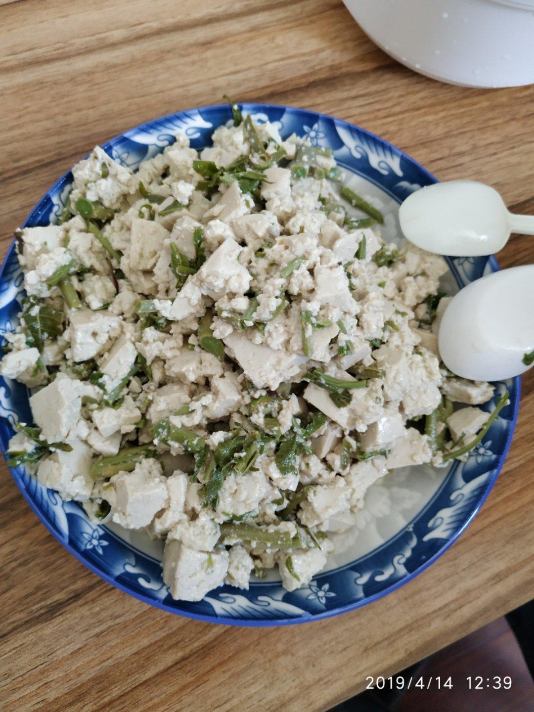 香椿芽拌豆腐