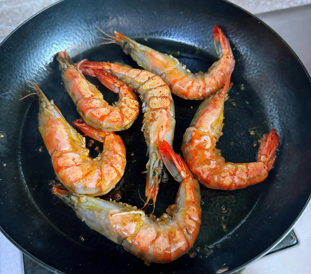 黄油蒜香黑虎虾🦐🦐的做法 步骤4