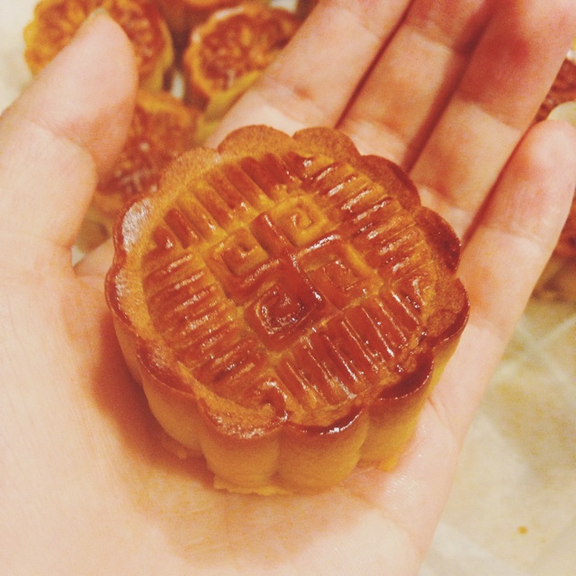 广式月饼——蛋黄莲蓉月饼