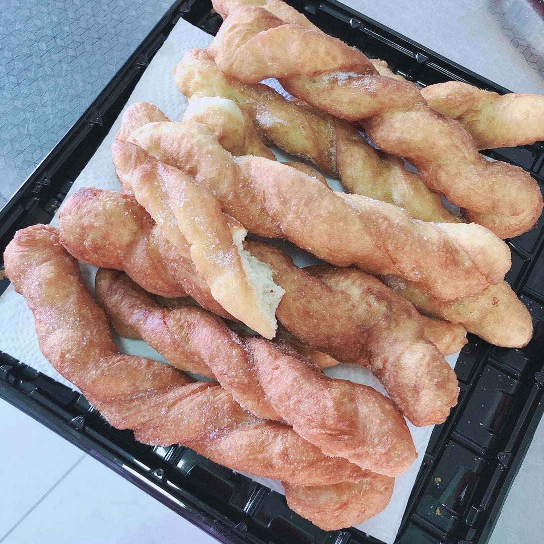 蜂蜜小麻花 Twisty Fried Donut