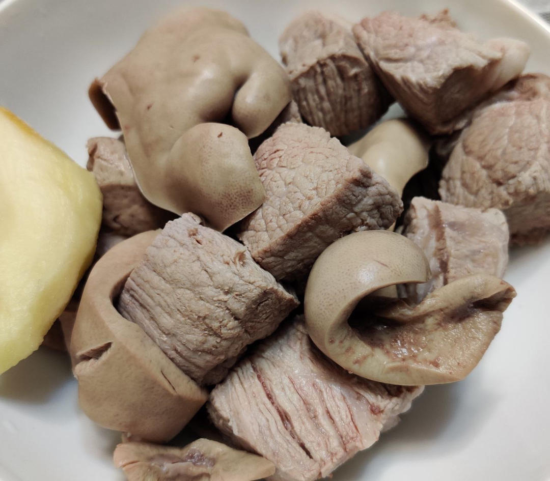 杜仲猪腰炖鸡汤