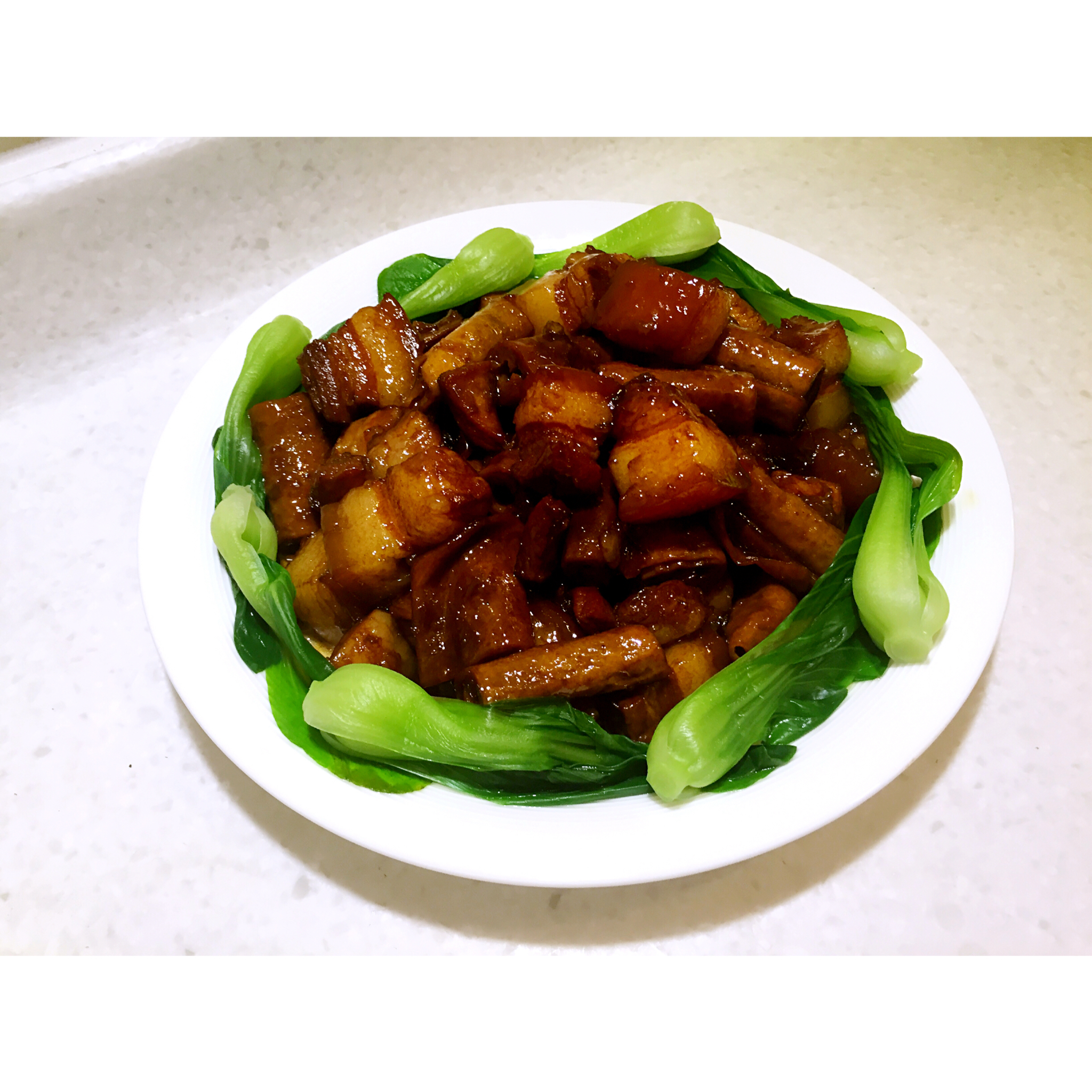 吃着碗里望着锅里的红烧肉