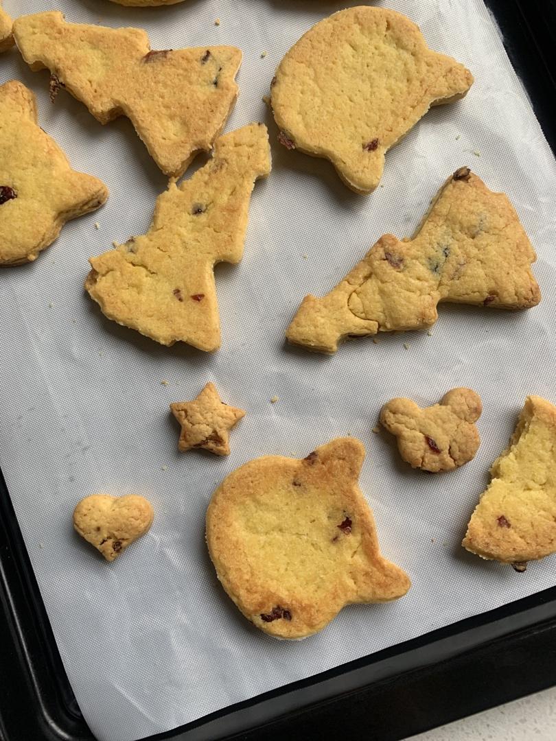 不易居-4做的烤饼干