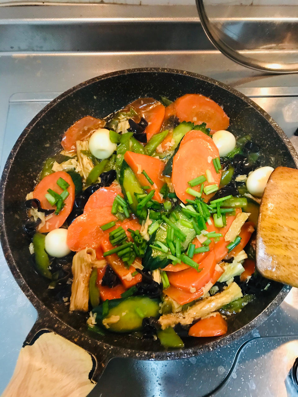家常小炒木耳炒腐竹