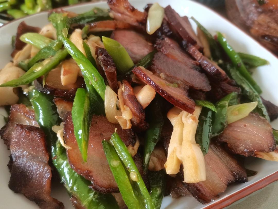 酱油肉炒大蒜叶