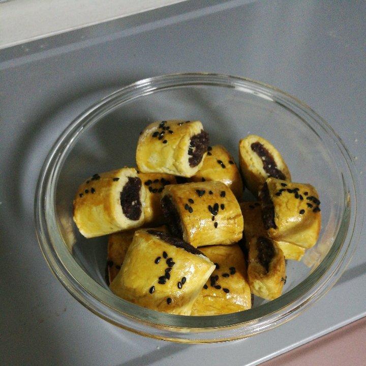 一口豆沙酥
