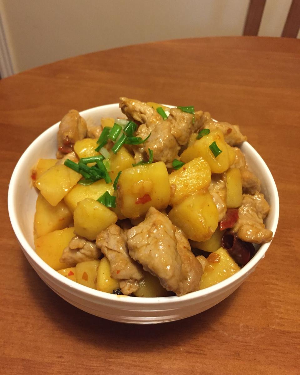土豆焖肉