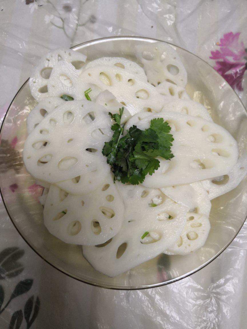 凉拌莲菜