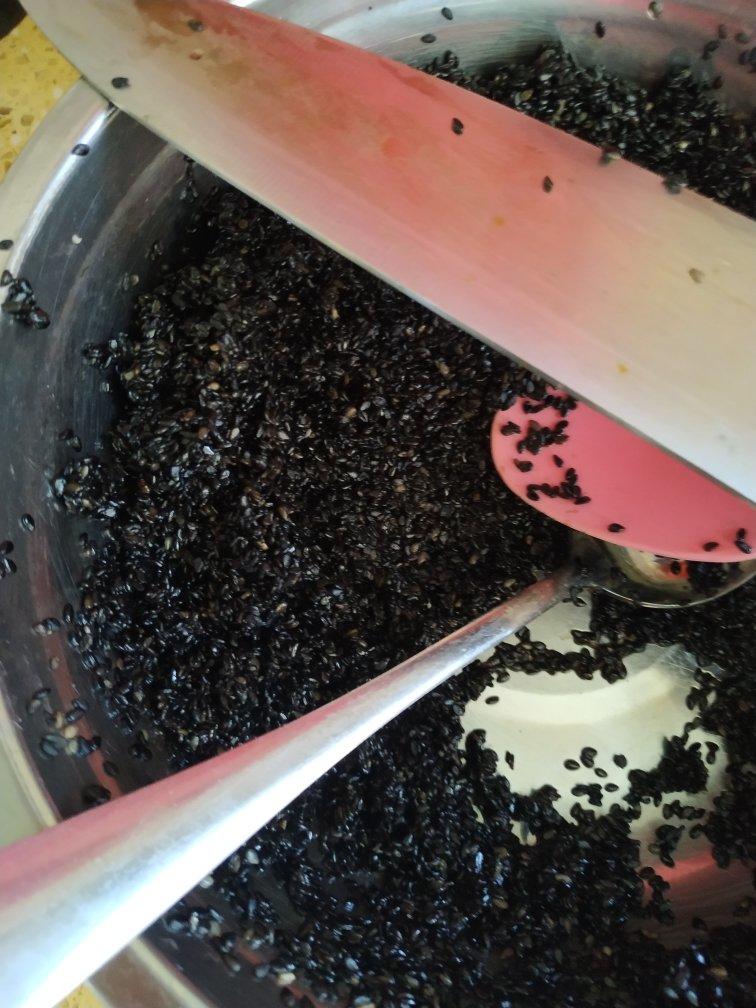 健康黑芝麻薄饼（仅需三步）