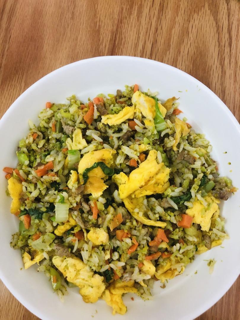 偷换材料的欧阳娜娜版的无米蛋炒饭：网红减脂餐，一人食