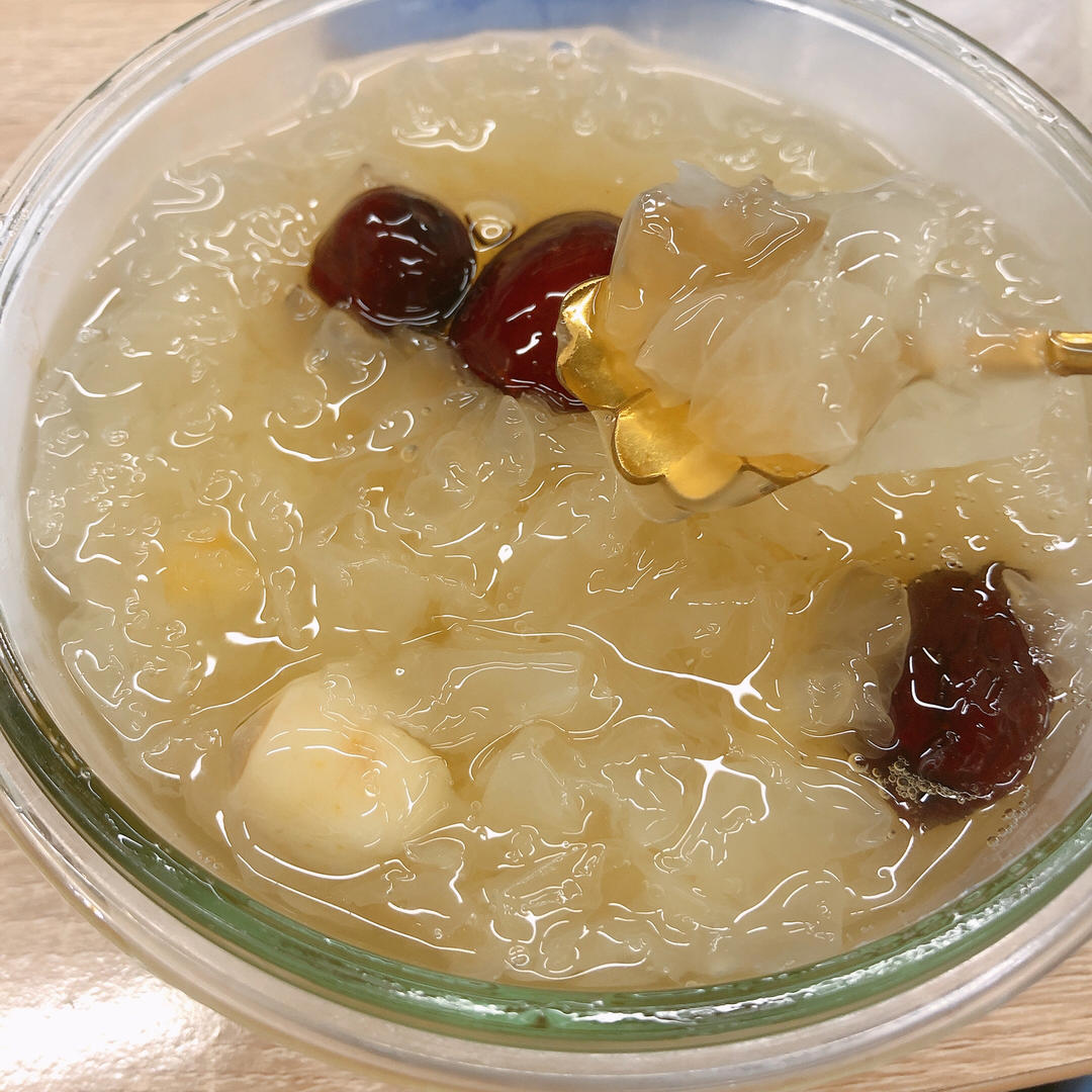 红枣银耳莲子羹