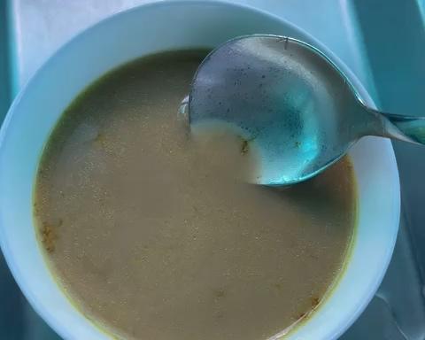 亲测有效的生发养发黑豆首乌鲫鱼汤