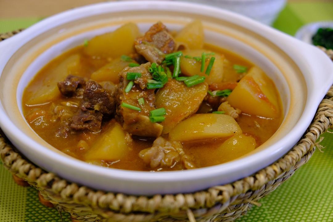 【番茄土豆炖牛腩】