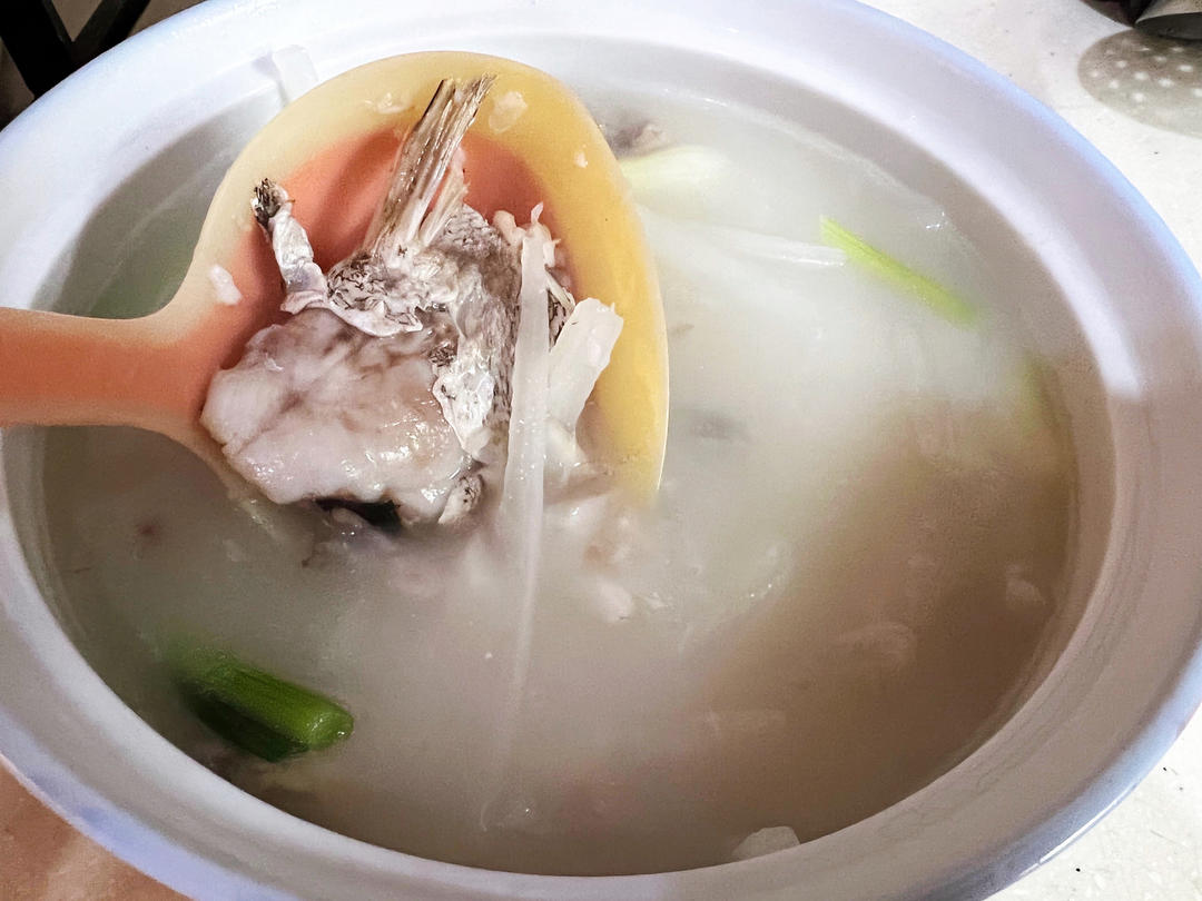 鲈鱼萝卜汤