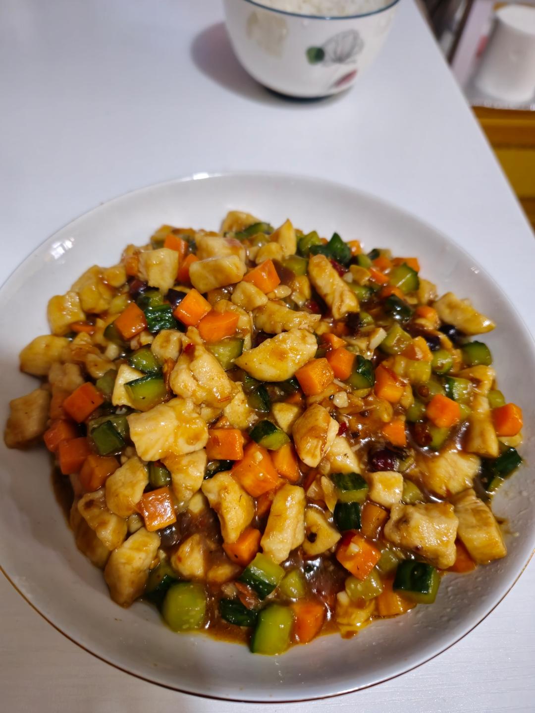 家常快手宫保鸡丁，小朋友也能吃的微辣版，小白也能复刻95%形似，90%味道！