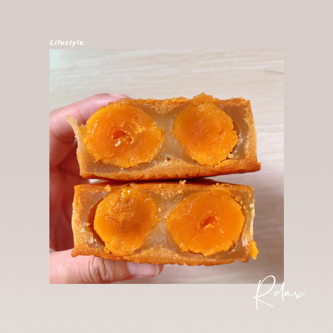 广式月饼—蛋黄莲蓉月饼