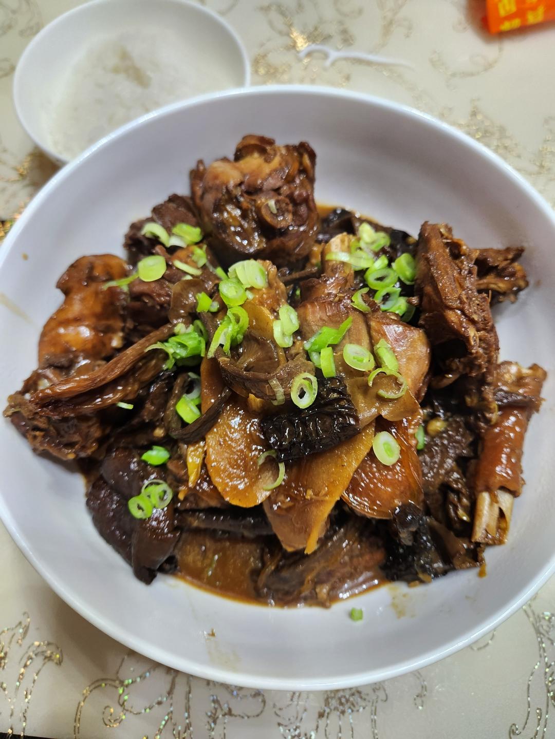 小鸡炖蘑菇粉条