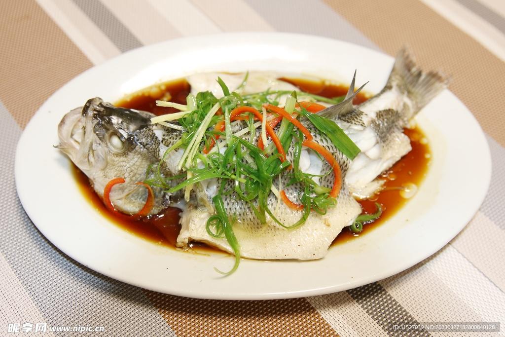 清蒸鱼-葱油鱼的做法