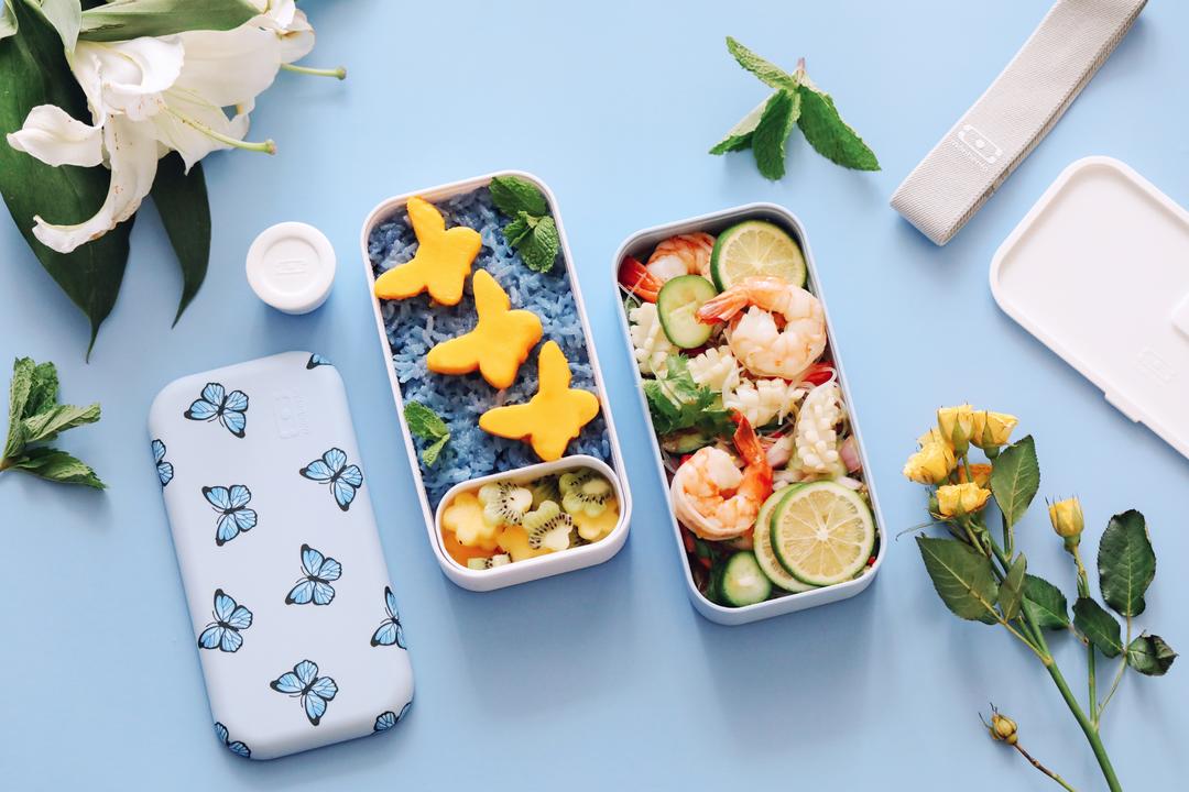 蝶豆花芒果糯米饭+青柠百香果泰式海鲜沙拉便当🍱的做法