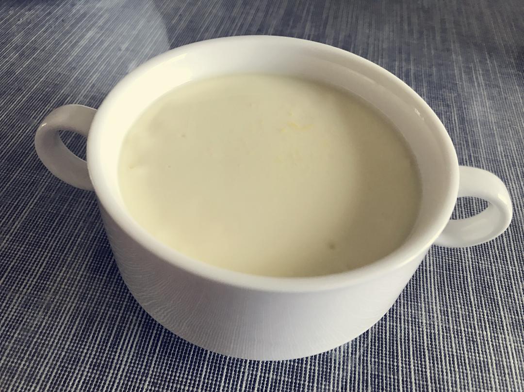 美容养颜的牛奶炖蛋