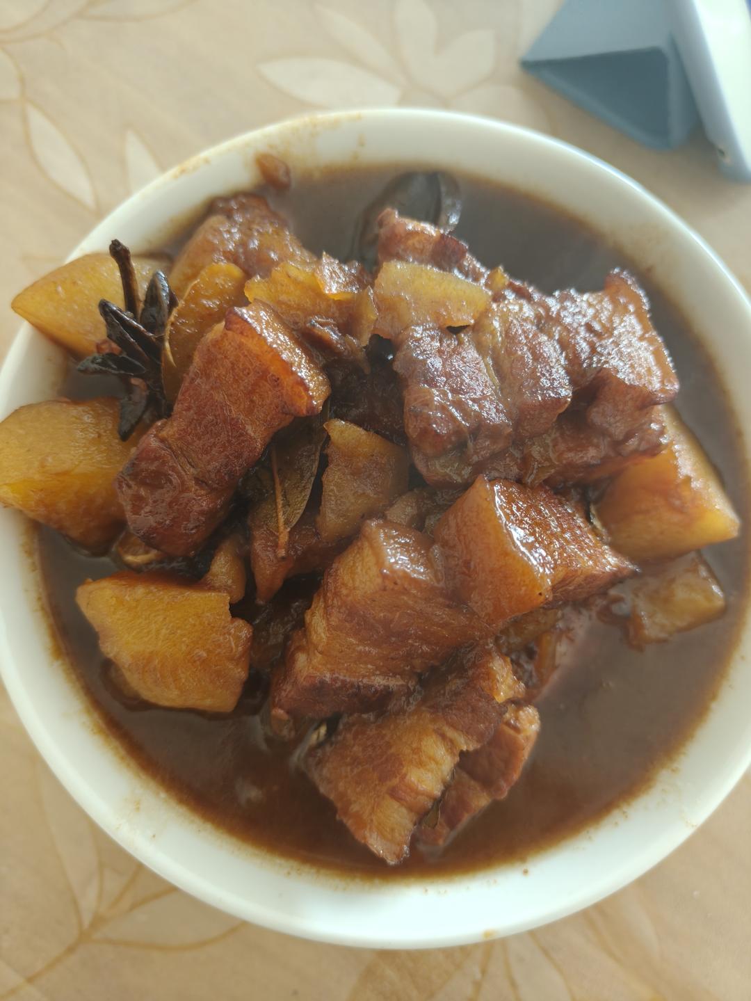 红烧肉炖土豆